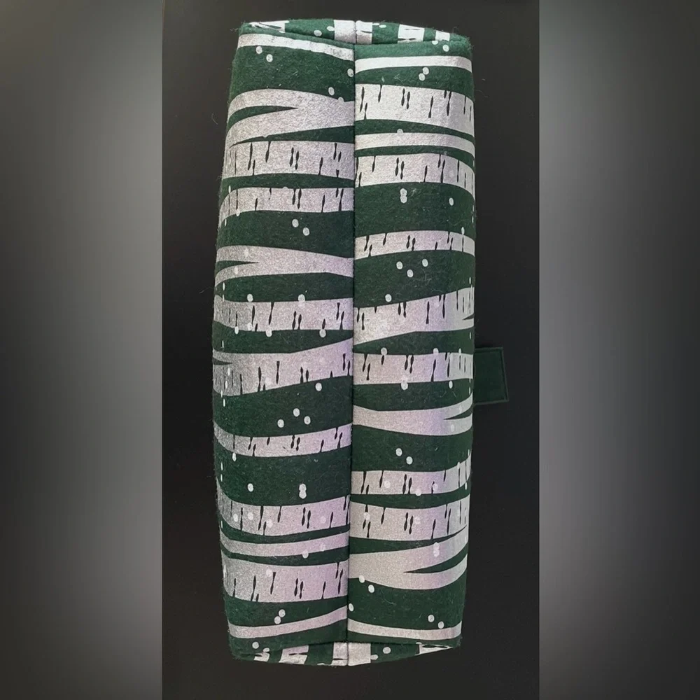 NWOT Wool Easy tote Forest green and silver
Aspens in the snow 
PERFECT NEW - Picture 4 of 6